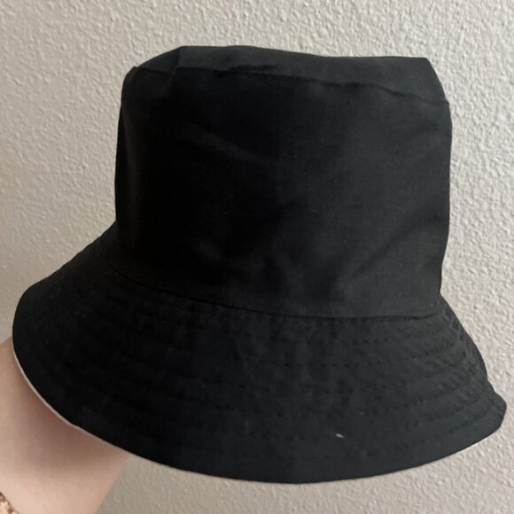 Womens Shein Black White Reversible Bucket Hat (Single Hat) Cap 90s Summer Beach - Picture 7 of 8